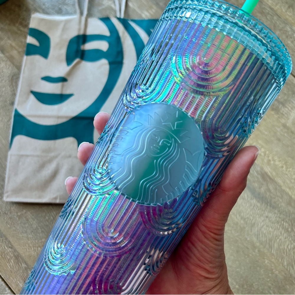 Starbucks 🧜🏻‍♀️Scaled Tumbler Iridescent Mermaid Cold Cup Venti Spring 2022